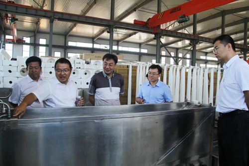 新華社遼寧分社社長王振宏一行人員蒞臨一諾產(chǎn)業(yè)園區(qū)調研 新華社遼寧分社社長王振宏一行人員蒞臨一諾產(chǎn)業(yè)園區(qū)調研